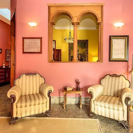 Casa Lola Y Juan, Estudio